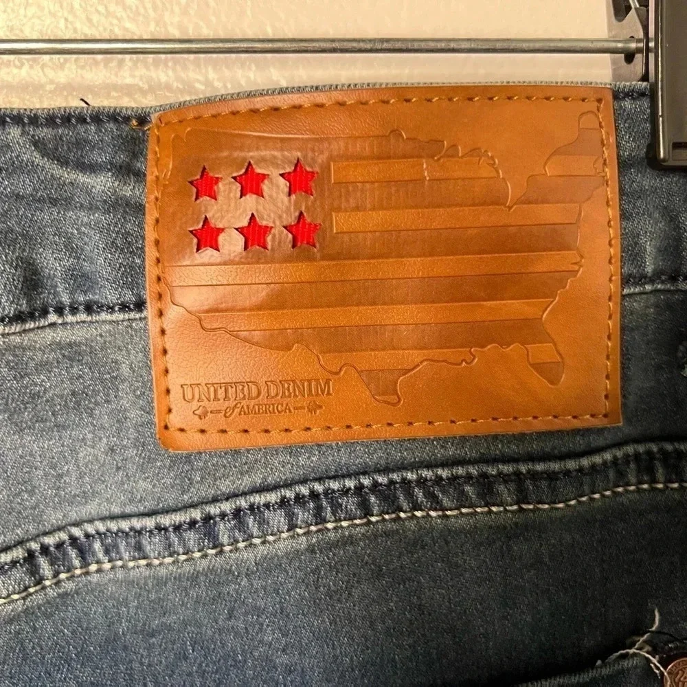 United denim,36/32, 5-pocket logo, factory distressed, medium wash, straight leg